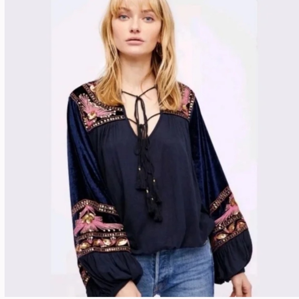 Free People Hearts Aflame Embellished Top Navy Size XS BOHO Style🤍🖤 $148 NWT!
